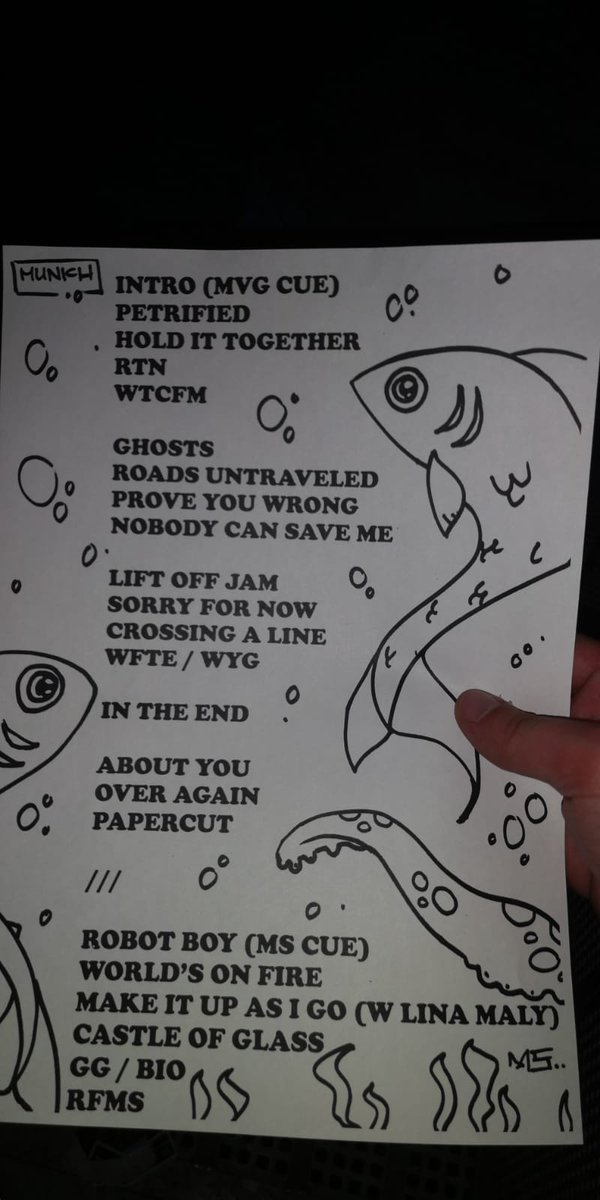 mikeshinoda_de's tweet photo. Die Setlist aus München. Für #MakeItUpAsIGo holte sich @mikeshinoda zur Verstärkung #LinaMaly mit auf die Bühne.

📸 @dark4521

#MikeShinoda
#MikeShinodaGermany
#LinkinPark

✏ CLA https://t.co/FGbwtbm7pP