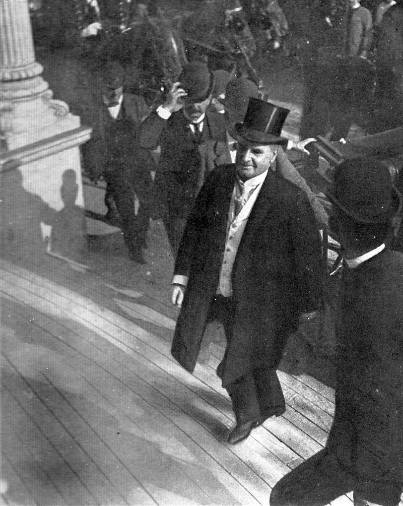 MCKINLEY 1901: As IF President McKinley was assassinated by a lone anarchist weirdo. No, he was assassinated by you, the players, hired by a shadowy figure (hint: it's Teddy Roosevelt). You have one day to do it (September 6th), at the Pan-American Exhibition in Buffalo.