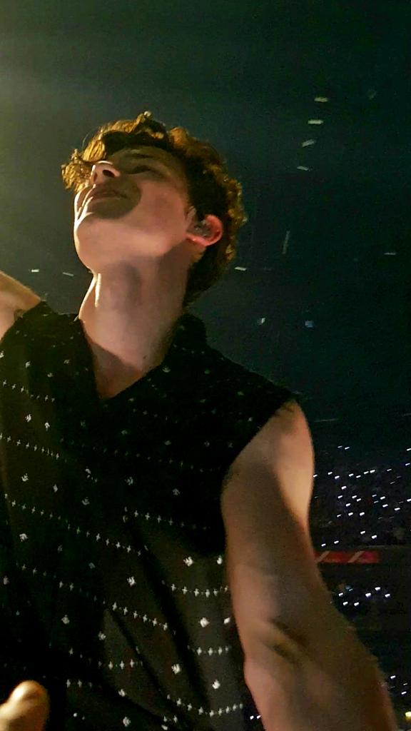 22Eilean's tweet photo. Thank you @ShawnMendes ❤ #shawnmendesthetourcologne https://t.co/RhpZbpJYks
