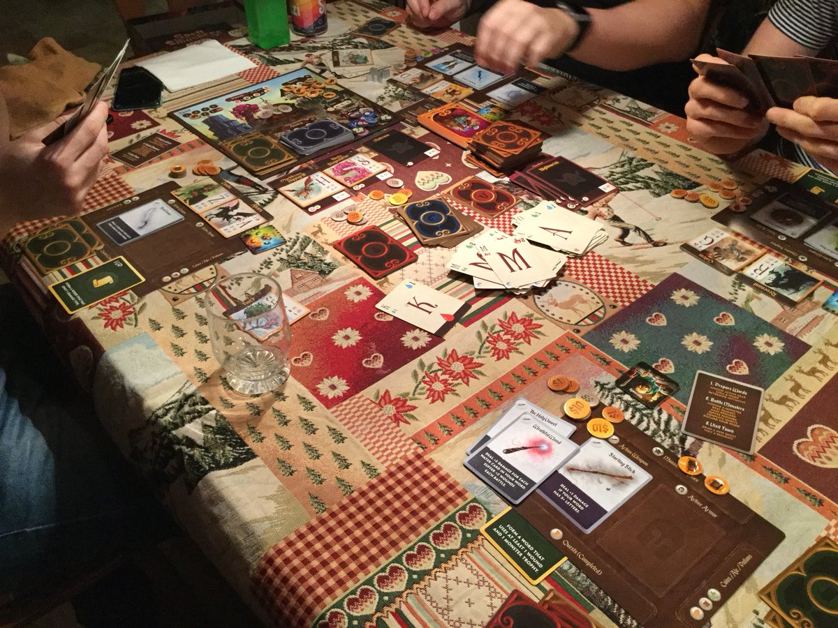 bretterburg's tweet photo. Heute Abend wurde unter anderen mit „Hafentor“ Zaubersprüchen in #SpellSmashers und brennenden Würfeln in #DiceThrone um sich geschmissen. So könnte jede Woche starten, aber bleiben wir mal realistisch.
/cow https://t.co/7Gjk50nc7s
