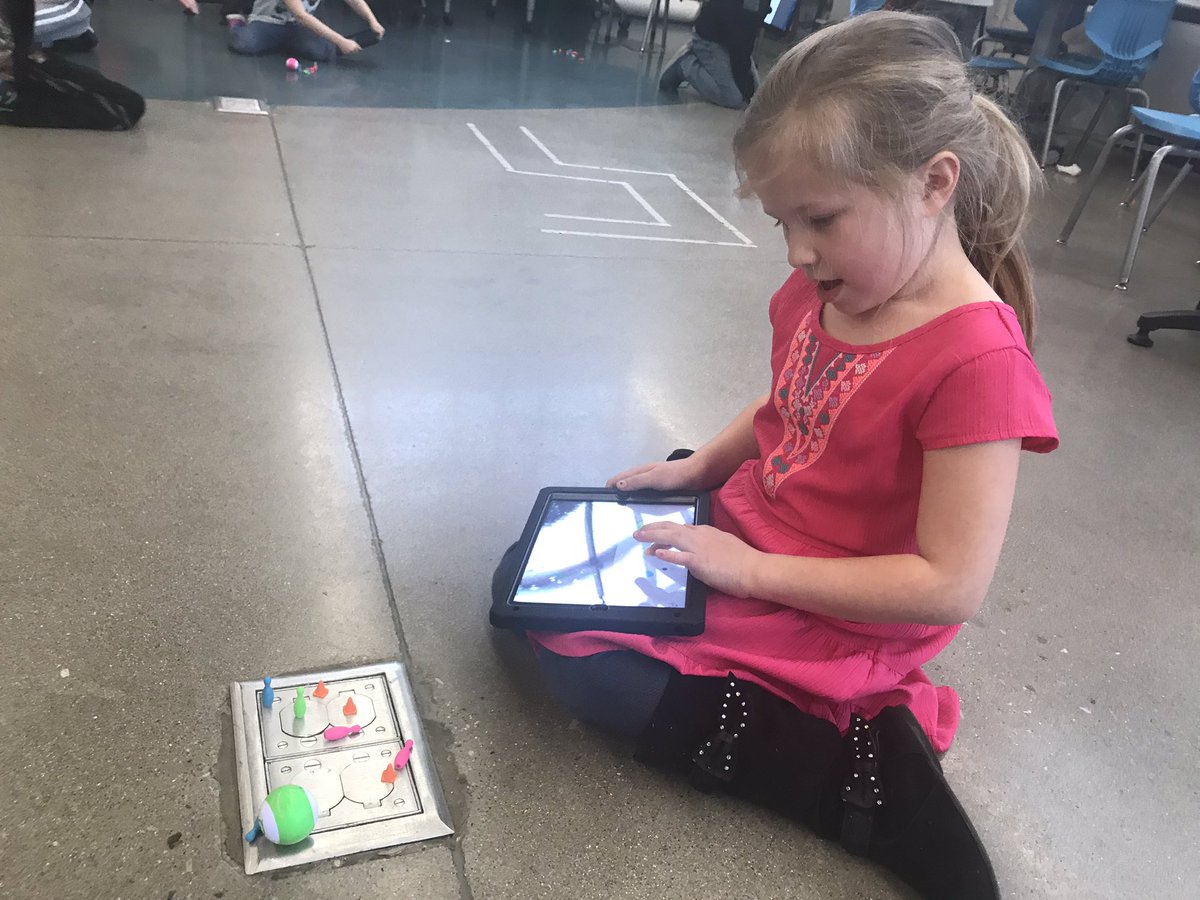 sj_beam's tweet photo. One of my favorite things. The excitement, joy and fun of working with kinder and 1st graders. Robotics Club day 1 with @SpheroEdu mini @kilgorelj @KindyBots #wcs_lincoln #wcsmission #wcs_stem #robotsareforeveryone https://t.co/t87XNsXplX