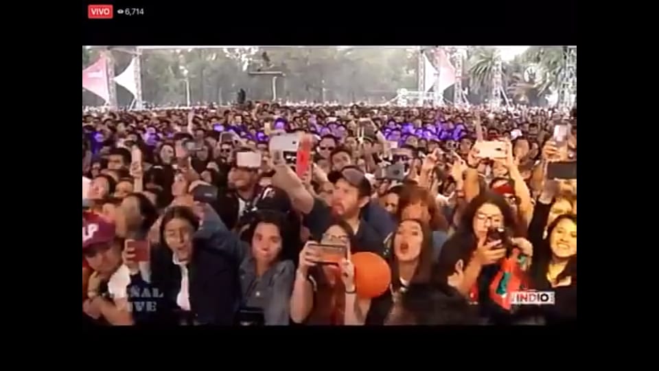 Eligsi's tweet photo. @LPFanMxOficial @rebelonenyc @iamlp I hope you've seen how fabulous it was !!!!! I hope you believe us when we tell you that it is worth bringing it! please Ian, consider Mexico in a concert !!! #LPFanMxOficial #LPVL19 #HeartToMouth https://t.co/kSfDtgLQNx