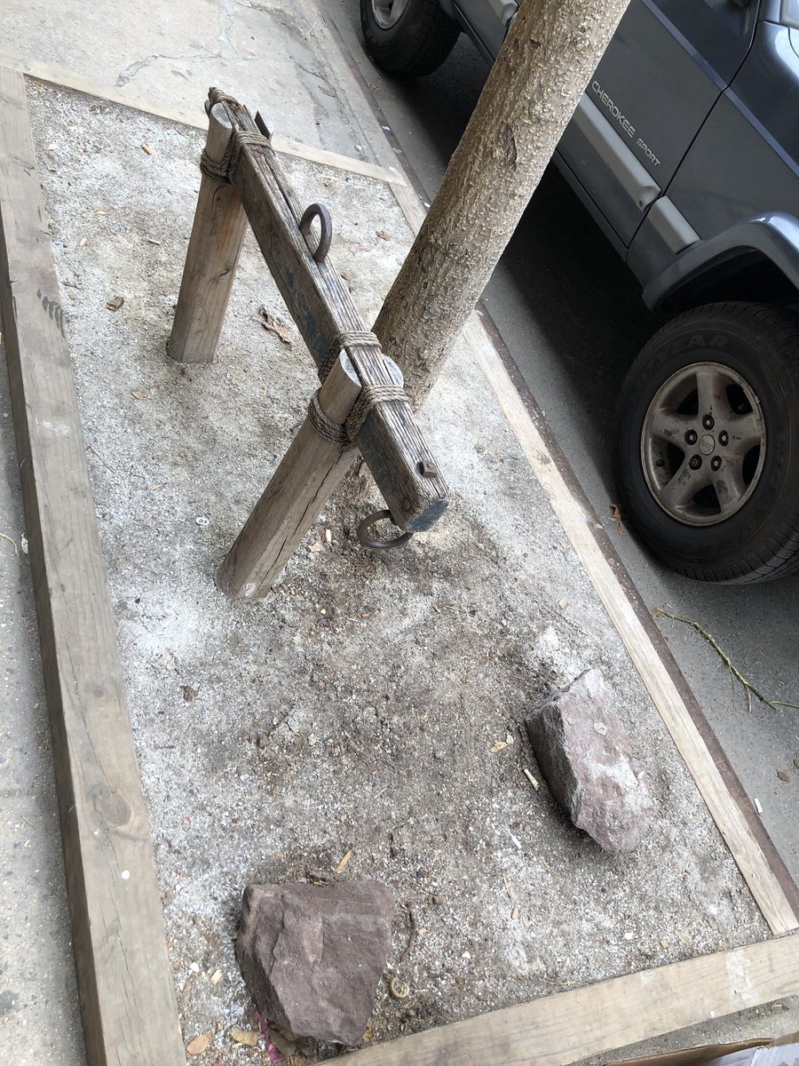 the hitching post. (this design does absolutely nothing to protect the tree from the usual problems).