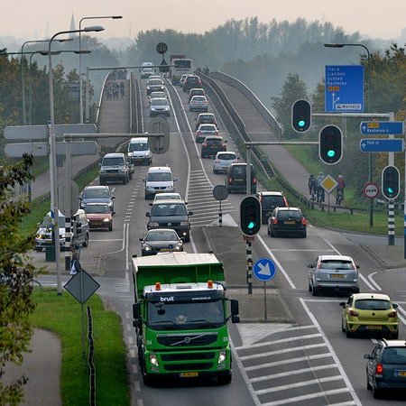 ANPR: Het werkt. Ik zet kentekens van bijvoorbeeld harddrug gebruikers en alcoholisten uit onze gemeente in dit systeem met landelijke dekking. Eerste succes afgelopen zondagmorgen vroeg. Eén van onze bewoners had zijn 'neus' vol en kreeg een proces-verbaal. Wegens druggebruik!