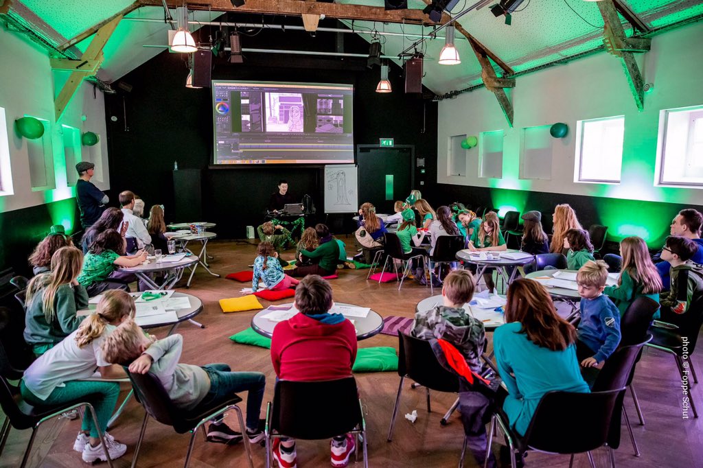 StPatricksAms's tweet photo. Sunday arrived with the greenest of hues at #StPatricksFestival 2019 (day#3) &amp; we were treated to fantastic insights into creativity. Awesome results by our young guests during the animation workshop with Rory Conway! (photos by Foppe Schut) 2/2 #StPatricksFestAms #SPF19Ams #fun https://t.co/YGoYDCyf39