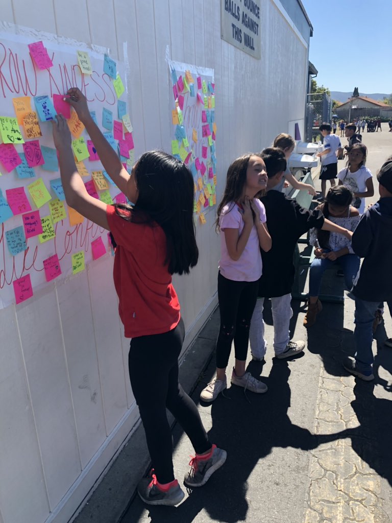 Our 5th graders writing inspirational notes!!! <a href="/PalomaSMUSD/">Paloma Elementary School SMUSD</a> <a href="/Courtne06799358/">Paloma Elementary PTO</a>  <a href="/themrswalls/">Natasha Walls</a> <a href="/danamspencer/">Dana Spencer</a> #ThrowKindnessLikeConfetti #MentalHealthMatters #MentalHealthAwarenessWeek