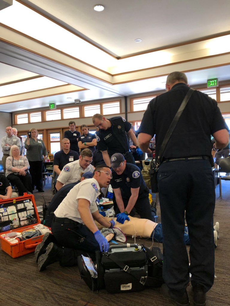 UWashEM's tweet image. Special thanks to @SeattleFire E17 and M17 for providing a #HPCPR demo to the @ResuscAcademy participants #UWashEMS