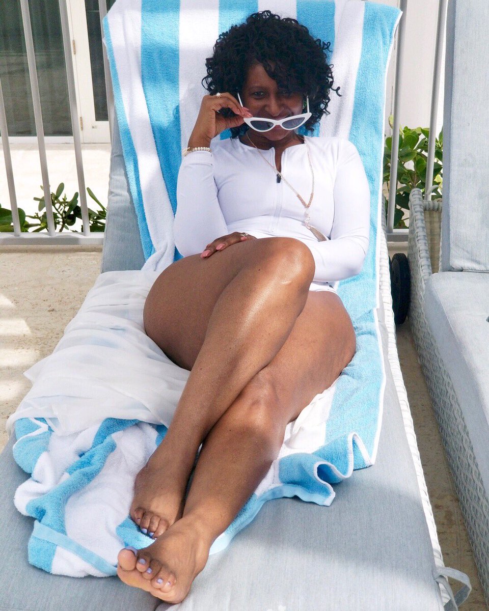 MrsPRProtocol's tweet photo. 👉🏽 #MondayMotivation #MoveYourBodyMonday From the timid, dark-skinned, skinny, ugly duckling who evolved, NOW, 53,confident,attractive,shapely,
motivating lady👉🏽God created ME to be fearfully and wonderfully made, Psalm 139:14-16, #thatsme 😍 #livingmyblessedlife @CityofMiami https://t.co/g5PKr5qQ8O