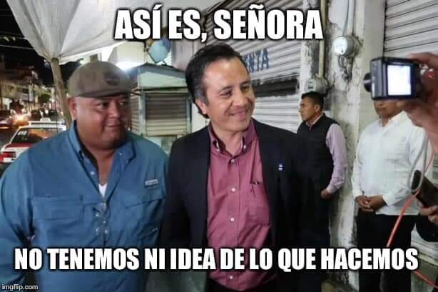 fifiChopi's tweet photo. En #Veracruz ahora resulta que los delincuentes le tienen miedo a @CuitlahuacGJ  jajajajajajajajajajajajaja @CarlosLoret  vivimos gobernados por un mini gobernador como lo dicen los medios de comunicación ya no lo entrevisten por favor ya noooo https://t.co/j0eaXtcY0L