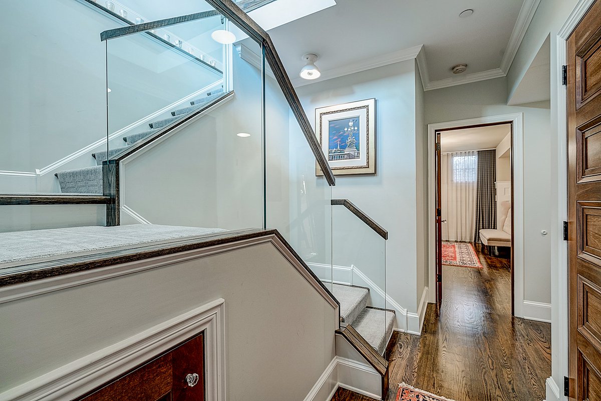 PhillyLuxury's tweet photo. JUST SOLD! Congrats to our sellers in #RittenhouseSquare!
:: 2000 Delancey Pl, 1W
:: SOLD @ $1,350,000
🗝 The Daly Group at #PhillyLuxury is PHL's most successful seller's representation...
⌲ CONTACT:
📞 (215) 607-6007
📩 kristin@dalyluxuryhomes.com
INFO: https://t.co/kcSpsgSWOU https://t.co/BX262Yx747