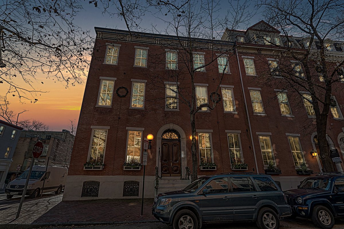 PhillyLuxury's tweet photo. JUST SOLD! Congrats to our sellers in #RittenhouseSquare!
:: 2000 Delancey Pl, 1W
:: SOLD @ $1,350,000
🗝 The Daly Group at #PhillyLuxury is PHL's most successful seller's representation...
⌲ CONTACT:
📞 (215) 607-6007
📩 kristin@dalyluxuryhomes.com
INFO: https://t.co/kcSpsgSWOU https://t.co/BX262Yx747