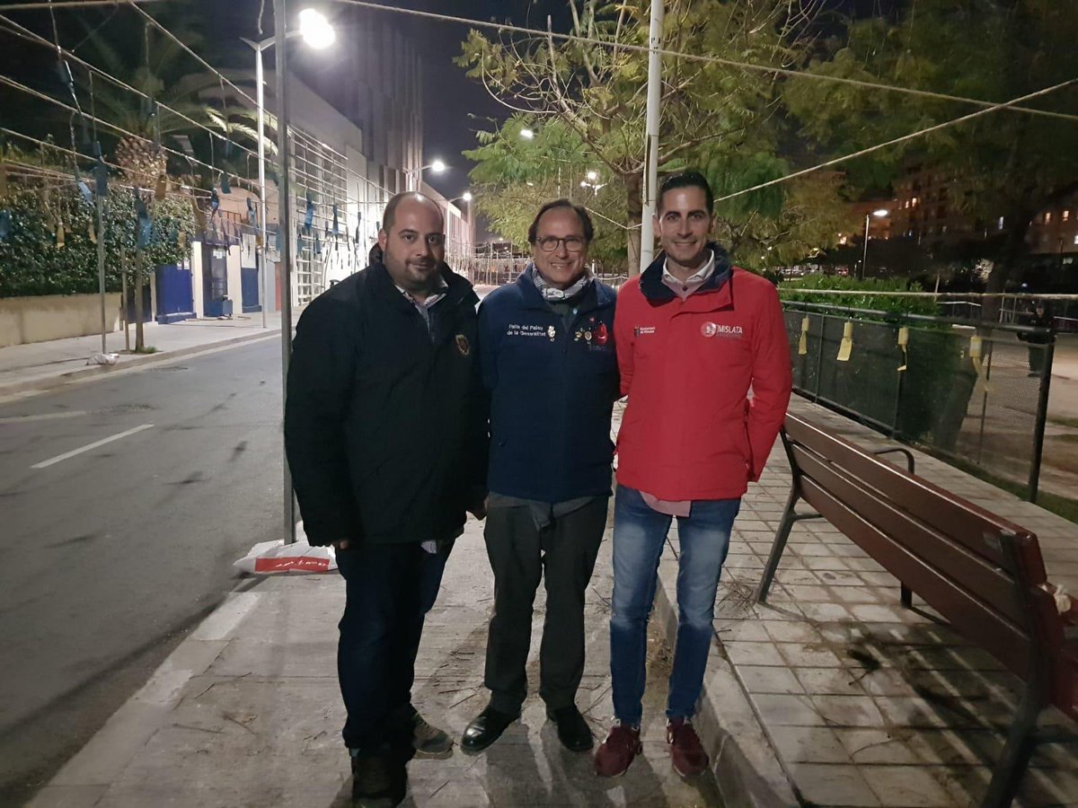 AjMislata's tweet photo. Mascletà nocturna dels Tronats de la Falla Felip Bellver @CarlosFBielsa @GVAhisenda @vicentsolerm #Mislata #FallesMislata19 https://t.co/odiQKaj5xp