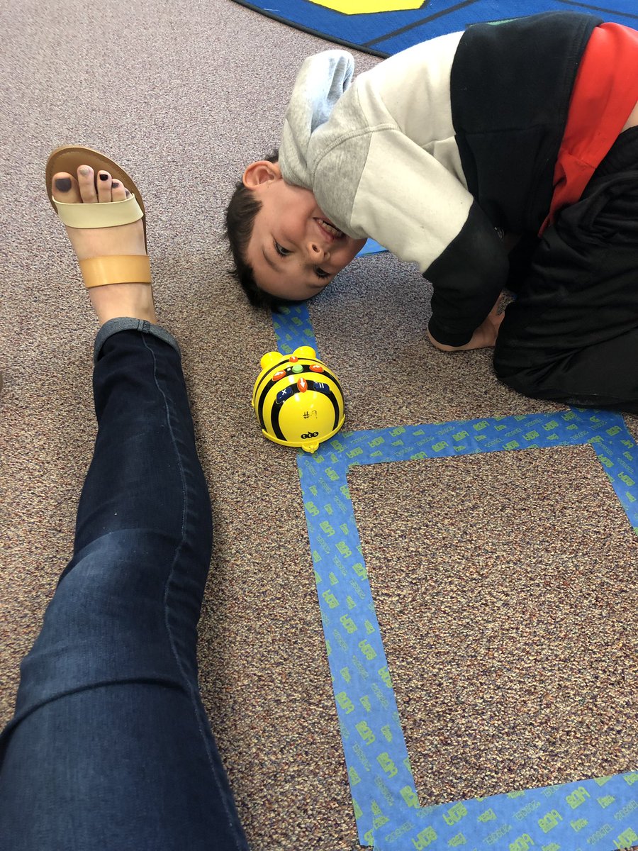 MikaylaSealande's tweet image. Bee bots in Mindy today! Love watching these bright creative brains play and explore technology! #teamvivianES #robotsforeducation