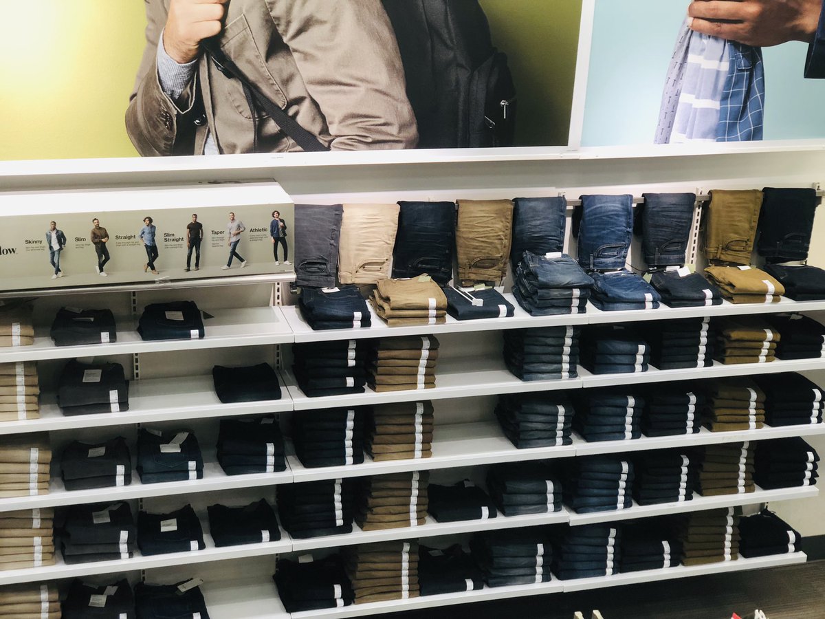 Spent the day in one of my favorite areas, doing my favorite thing. Giving the backwall khakis and jeans those crisp folds. #t2840 #theValley #Goodfellow #crispfolds #targetstyle #vmlife @JoeMarando699 @StefaneeM <a href="/angelazamoan/">angela</a>