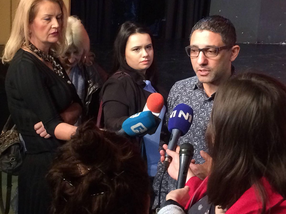 SL1935's tweet image. Press conference ahead of #CHIBOW #alphagroup #uobartlaw premiere of In the Name of the Father. Darrel Toulon explaining his docu dance on children born of war @ChildrenWar.