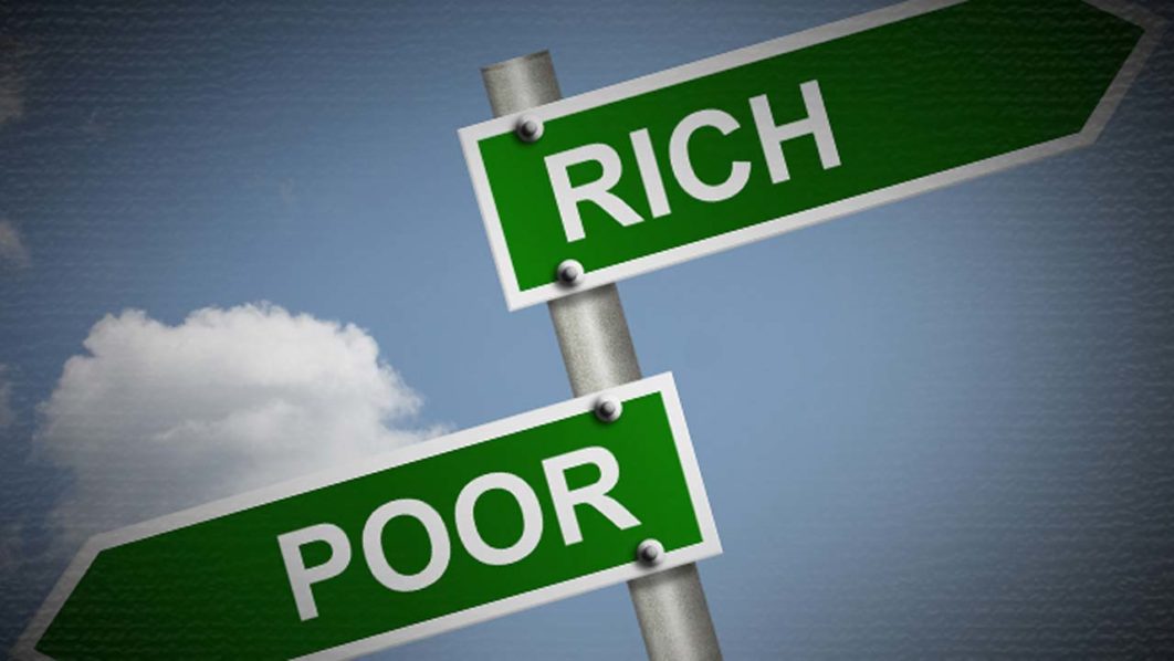 LenParis1's tweet photo. Kleptocracy - getting wealthy at the cost of the taxpayer. Timocracy - having money in order to hold office. Motivated by ambition and fame rather than public service. Sound like anyone in the news everyday? #MondayMotivation #trumplies #timocracy #kleptocrat #rich #Poor https://t.co/rnGw46dzSe