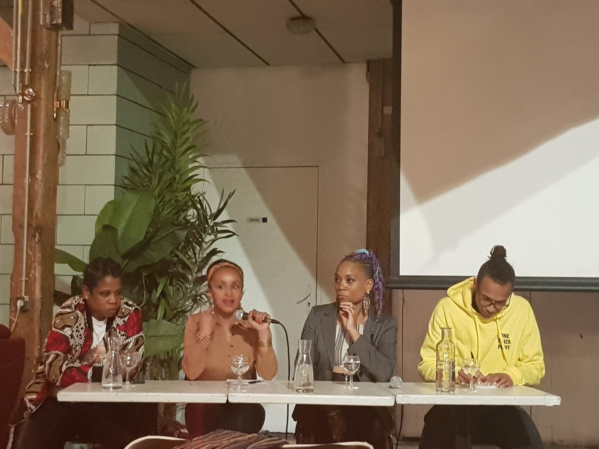 Mystic_Cayman's tweet photo. A la #Queerweek, 
Le public a découvert  la première websérie francophone  #LGBTQIA #Extranostro de Kis Keya @Cinekeya : un modèle où la diversité #LGBT+ est clairement représentée (LGBT+ racisée ou non).
Courrez vite la voir :
➡️ https://t.co/paFCbccg1t
Bravo #kiskeya 👏🏾🏳️‍🌈 https://t.co/8iNNTA6Q3D