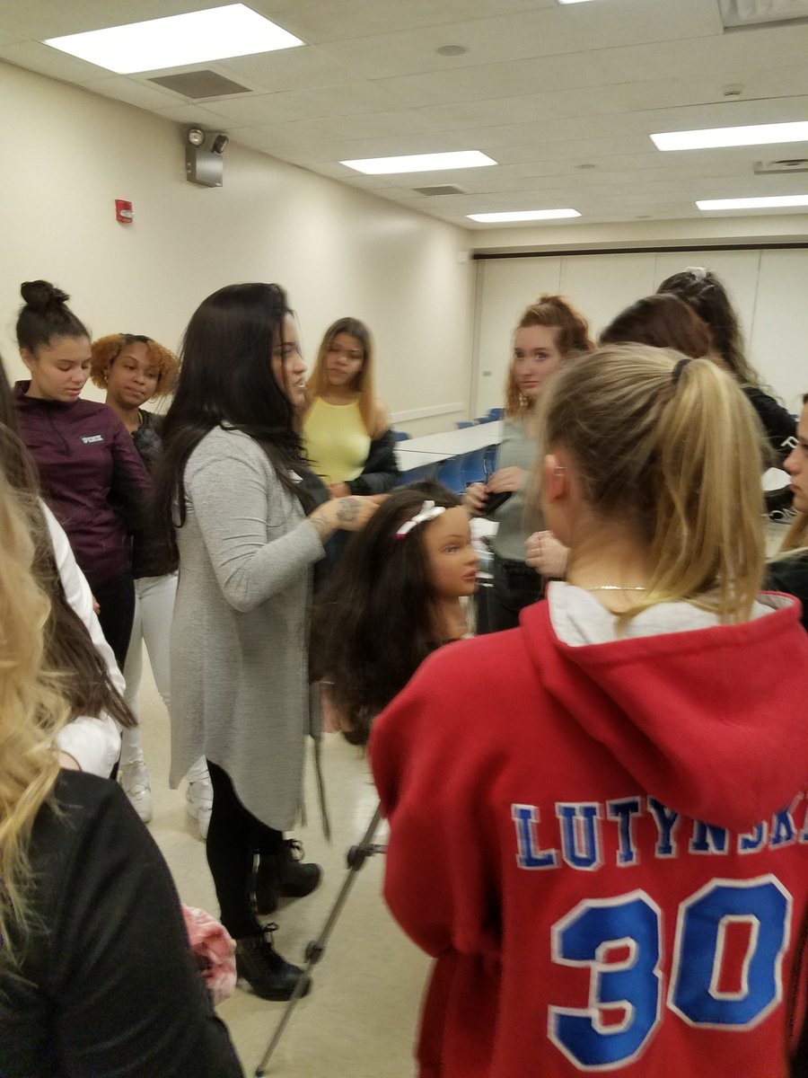btcosmo1's tweet photo. Great guest speaker. Students were very involved. https://t.co/ipyWOLDxOW