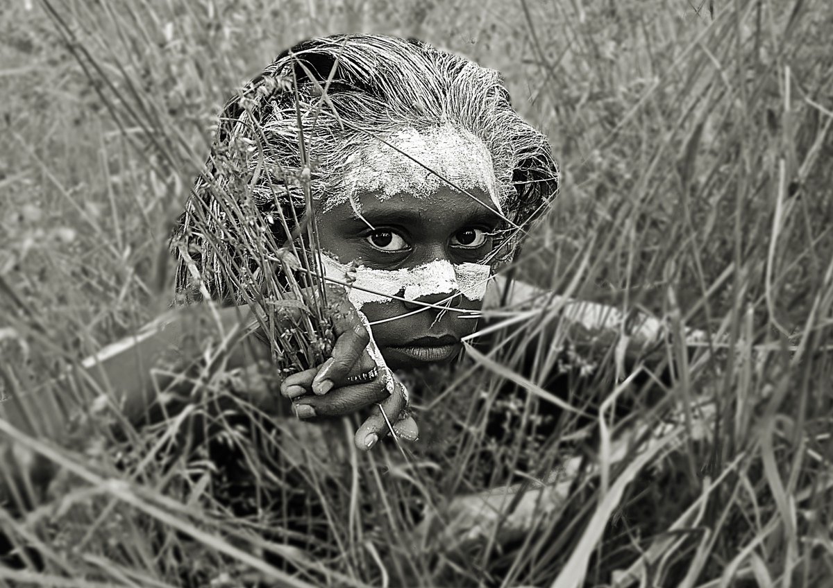 IEHU_UniMelb's tweet photo. Congrats to the 2019 #EyesInAction Photo Comp winner Kristina Hatfield! The photo is titled 'Through Her Eyes' - Darumbal Gadyu (girl) connecting back to Nunthi (Country) learning about Identity and the Yadaba (respect) of Nunthi #CTGV19 @OptometryAus @RANZCOeyedoctor @AMSANTaus https://t.co/hnQwUZnGZD