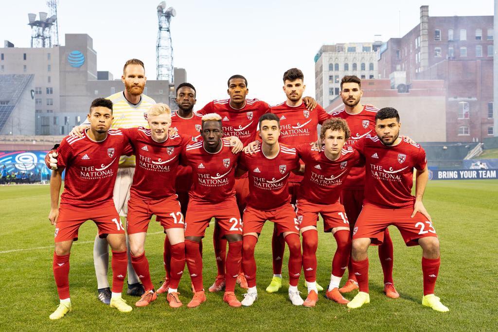 DMVSoccer96's tweet image. 10 different players have made their pro debuts in @LoudounUnitedFC’s first 2 @USLChampionship games this szn:
• @akeemjward
• Donovan Pines
• @Bustamante__10
• @Sandorb10
• @monodaman29
• @noah_pilato5
• @skadono97
• @griffin_yow
• @cverfurth3
• @A_Saravia10 

#RepDMV