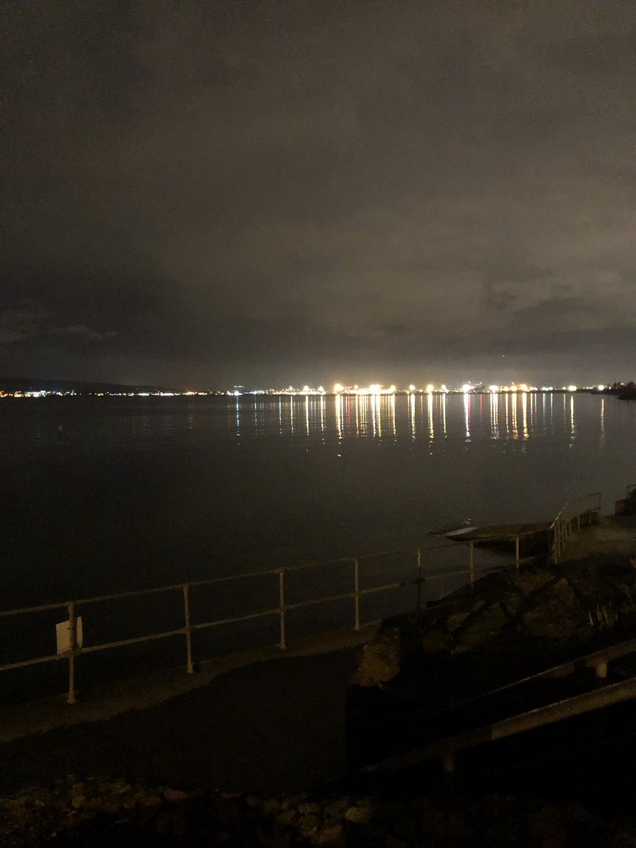 pcarlin70's tweet photo. @newbelfast @purerunningshop @ConorDiver @Billthunderroad @theduncairn absolutely gorgeous night down at the shore, slow run for @LondonMarathon #174trust #virginmoneygiving https://t.co/CqHS738lyX