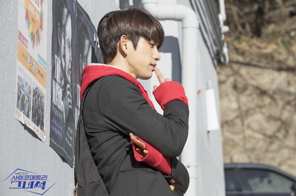 D1016eRVYAAYECP.jpg:orig