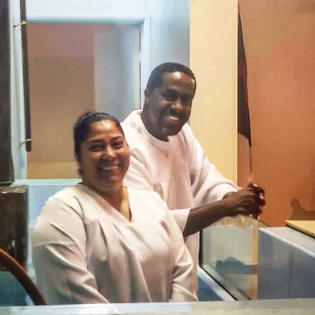 gresford's tweet image. Just another day at the office...praising God for Angelica’s decision to follow Jesus. I was approached by 3 who desire baptism after my post-baptismal appeal. #🙌🏾 #baptism #adventistbaptisms #olivehurstsda #godisonthemove #praisegod #whiterobes #pastorl… ift.tt/2F9L8d6