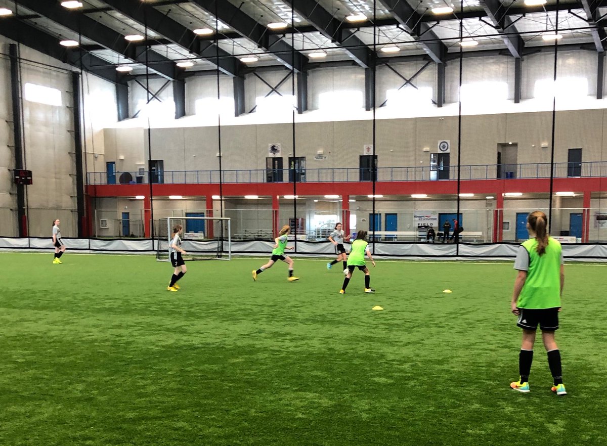 London_FA's tweet photo. 2007 girls with CSA National 'A' Licensed Technical Director - Dave Peak working on defending.  #OASL #Londonfa #development https://t.co/NTybGU3oud