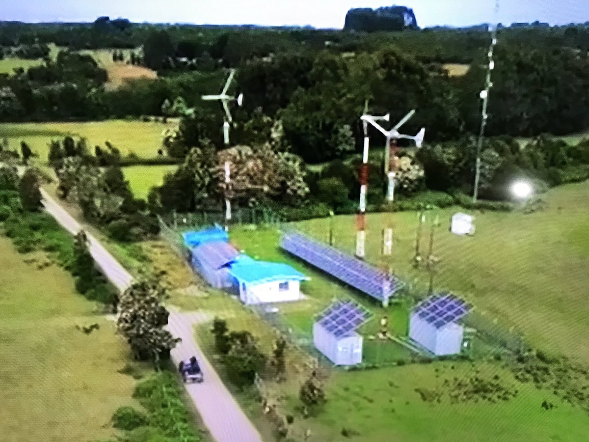 Lalberja's tweet photo. #islatac estructuras solares diseñadas y provistas por Sufija en #LugaresQueHablan2019 @acesol @sufijaspa https://t.co/iJs0vVt8tq