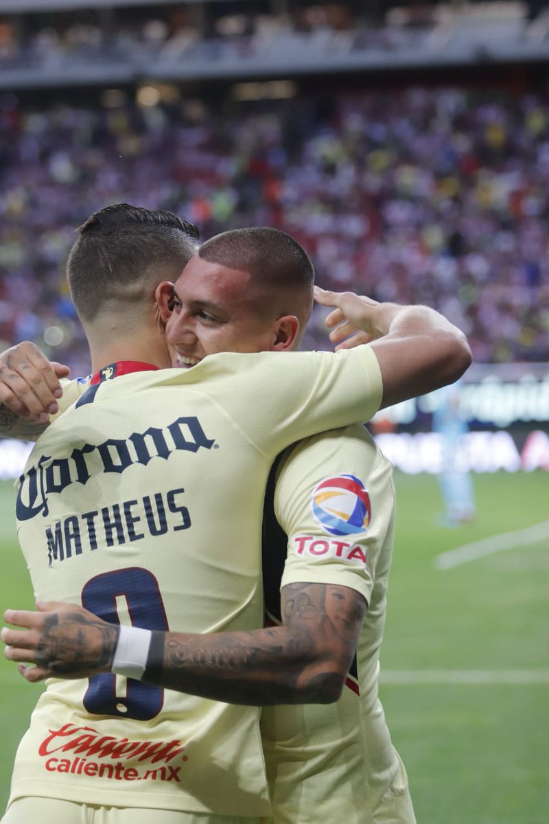 ESTOJALISCO's tweet photo. #LigaMX 🇲🇽  45´⏱️‼️MEDIO TIEMPO EN EL AKRON‼️ 

América está ganando el clásico con mucha facilidad ante unas tristes Chivas  

⚽️Nico Castillo 🔴 Jesús Molina EXPULSADO  

🐐0⃣🆚1⃣🦅  

🔴#ENVIVO ▶️https://t.co/uykfnkvTCW https://t.co/2zuEfPd9JO