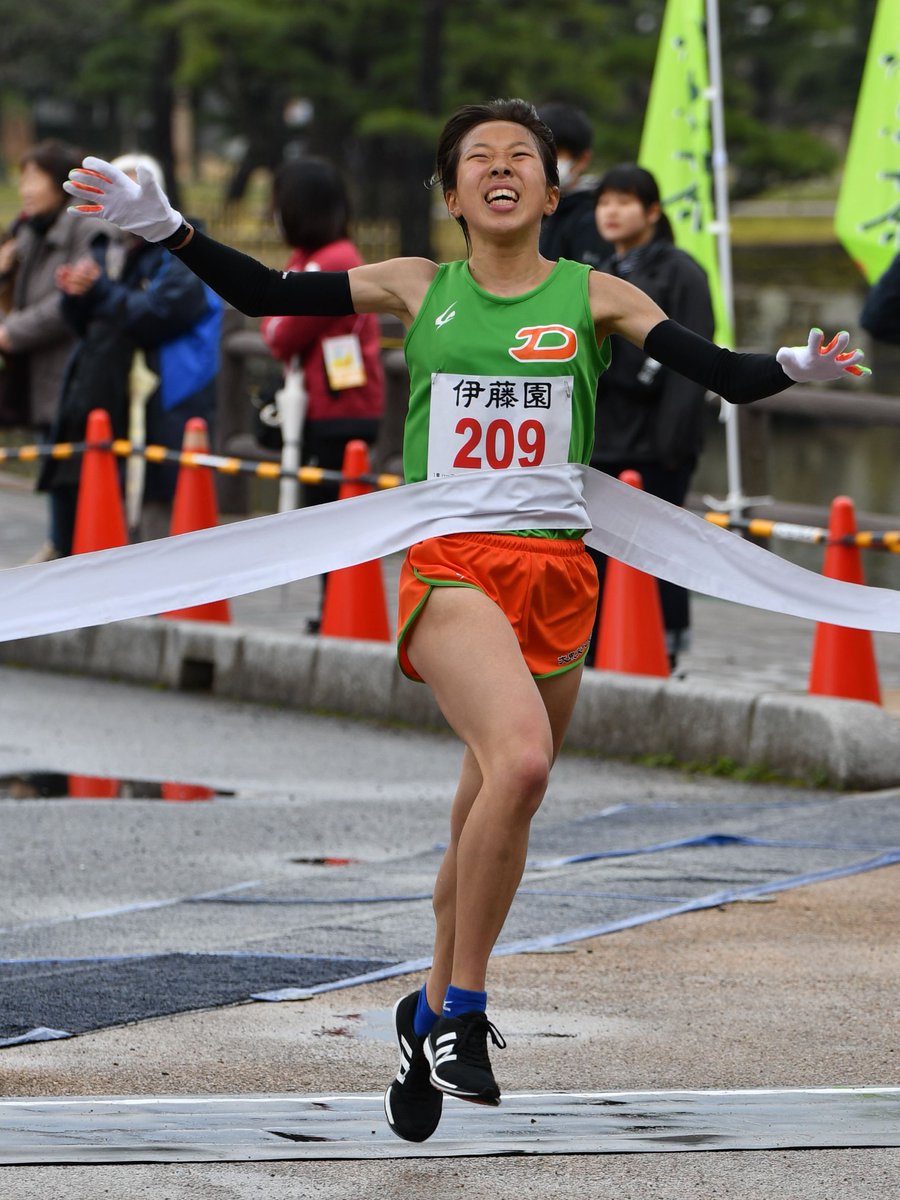 4years Twitterren 日本学生女子ハーフ 優勝は 大東文化大学 1年 鈴木優花 2位は 名城大学 2年 加世田梨花 3位は 松山大学 1年 田川友貴 でした