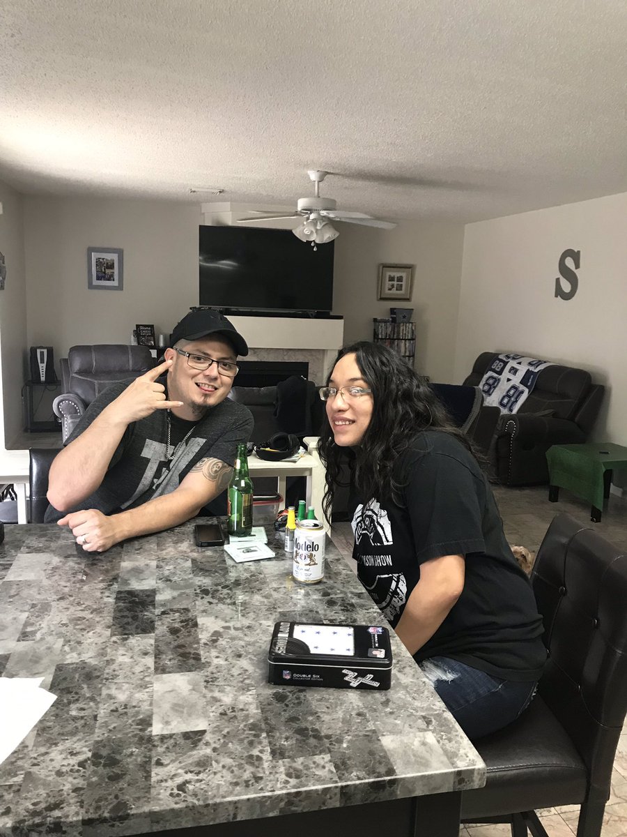 Mandos_Mundo's tweet photo. These folks sing going nowhere’s #GameNight #YouAlreadyKnow #ThisIsYourInvite https://t.co/SjDkC4YuM6