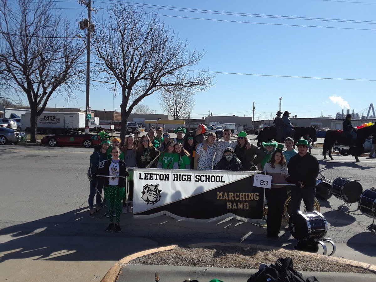 LewisBandTeach's tweet photo. The band earned $1000 for their participation in the Snake Saturday Parade today! Go bulldogs! #lhsbulldogchallenge #bulldogpride https://t.co/3V6mnfZZRp
