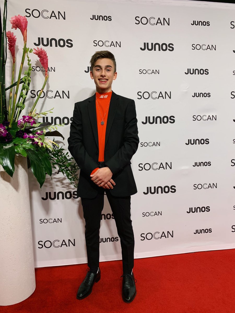 Junos : Junos cooool checkout shopping trip | Johnny Orlando | Scoopnest