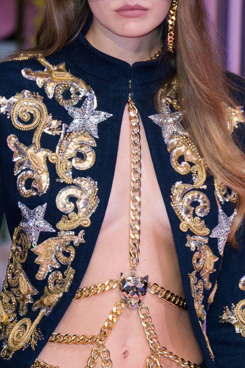 femmeduart's tweet photo. Philipp Plein Spring 2017 https://t.co/2q71vVlEHD