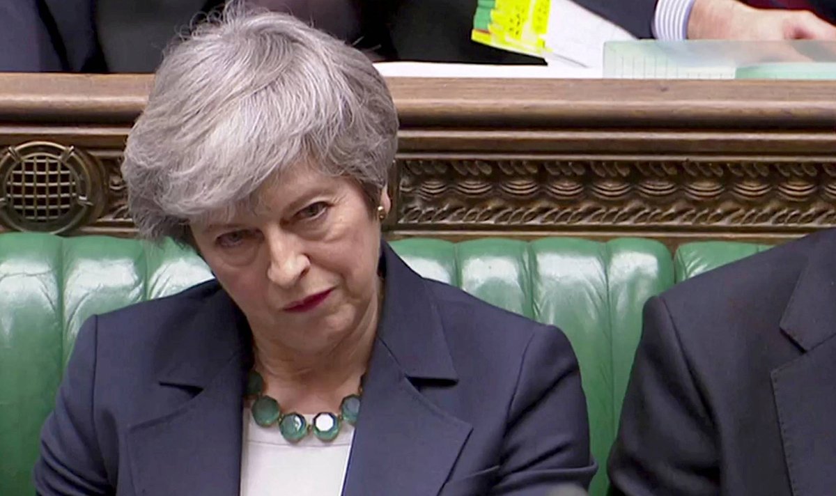 Daily_Express's tweet image. #Brexit CHAOS triggers reluctant backing for Theresa May&apos;s deal - &apos;Only game in town&apos; express.co.uk/news/politics/…