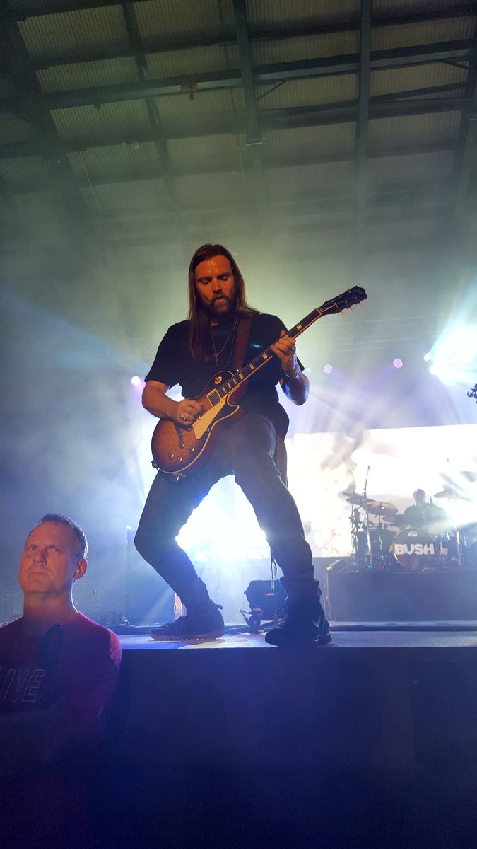 Cheri_Dodson's tweet photo. @BUSHArmy @CT3GUITAR @GavinRossdale @robingoodridge @bushofficial Or this face!! Just kidding, I am far much happier to see BUSH than this Secur-ity guy 😉#bushphotofriday on Saturday. https://t.co/poJcxTcJGF