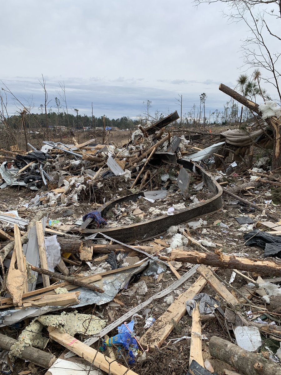 adambroachphoto's tweet photo. @JoshWeather @spann RESPECT THE POLYGON! Leave a mobile home because your life depends on staying or leaving one. This mobile home was no match for an EF-4 170 mph winds, thrown 250 yards twisted steel and debris is all that remains of someone’s home. #BeauregardTornado #alwx https://t.co/UqDxdxgEcv