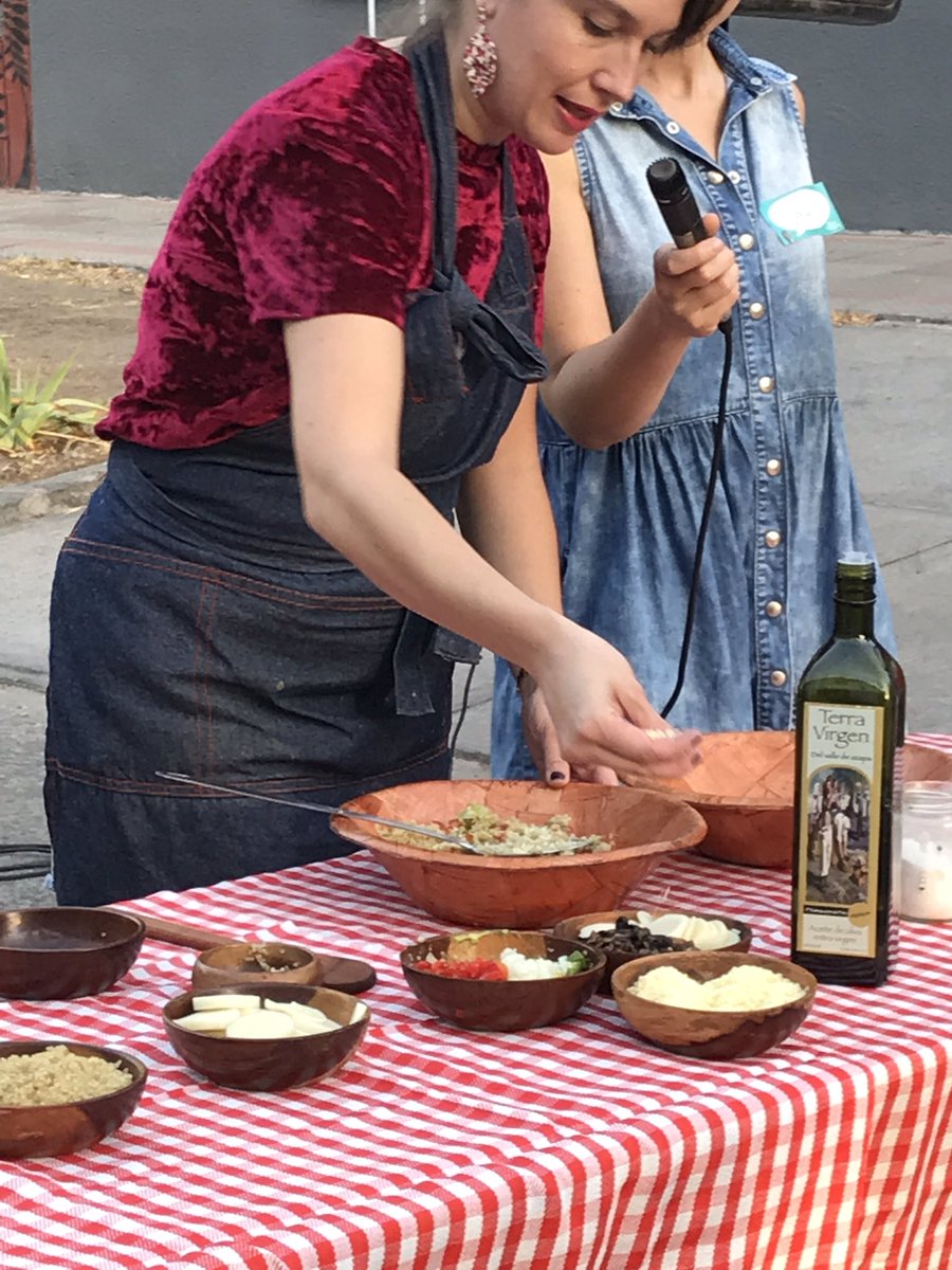 Salpicón de quinoa con <a href="/MariaChanchita/">Maria Chanchita</a> en el lanzamiento comunicacional de #elgranmalon, en  ciudademergente.org pueden descargar el kit con muchas más recetas 👏🏼👏🏼👏🏼