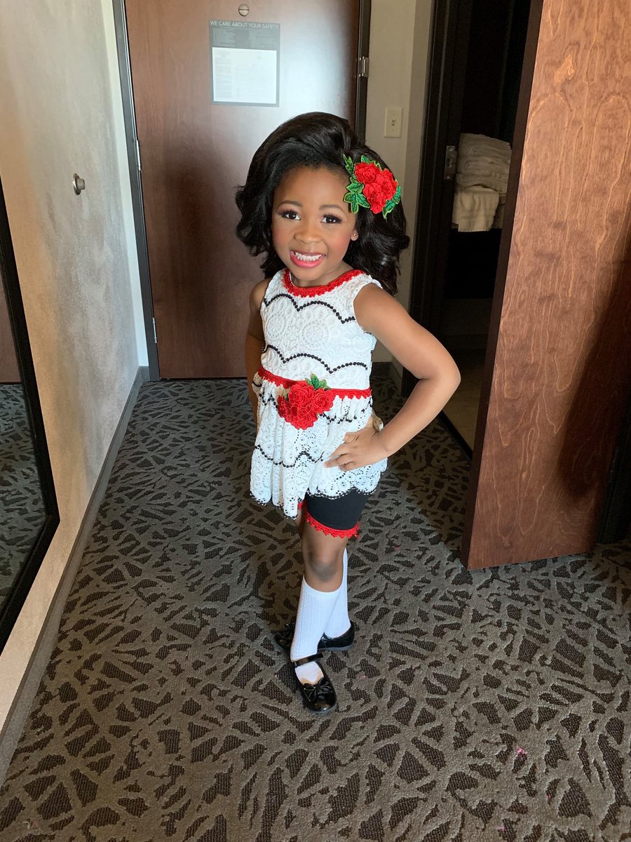 EL_CoolJay's tweet photo. ❤️❤️❤️ #PageantDad https://t.co/VRXXYfInIa