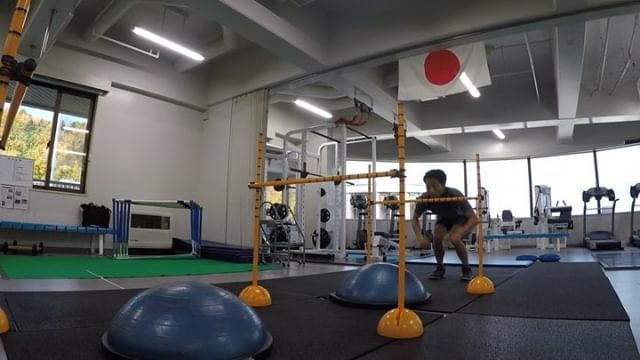 Continuous Jumps and Reverse w/ BOSU & Hurdles :-)
-
#鈴木翔
#alpineski #trainingforskiing #skiworkout #skitraining #workout_4skiers #sportsperformance #drylandtraining #functionaltraining #activemobilityexercise #FMP #FunctionalMovementPerformance #FSM… instagram.com/ezy_jp/p/BvFeL…