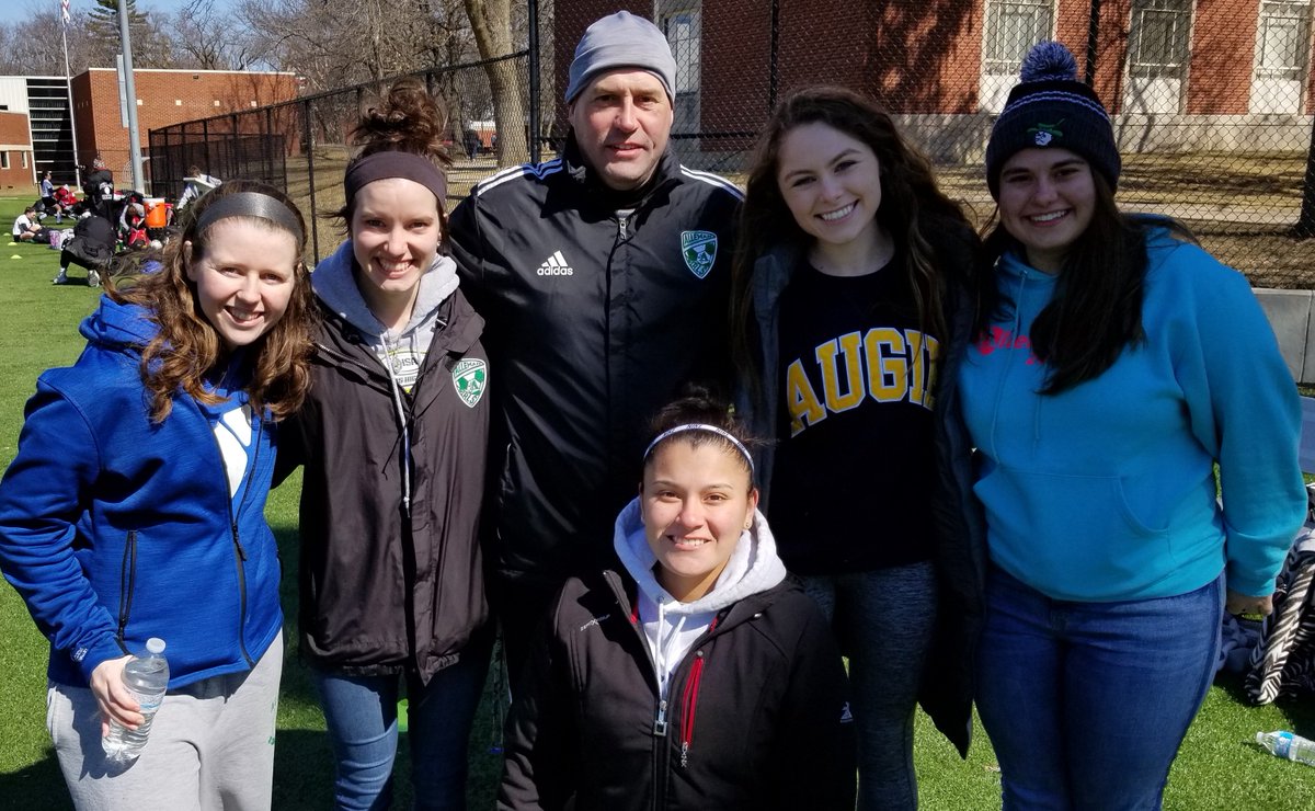 AllemanGSoccer's tweet photo. Big group of Alumni at our season opening game today.  Thanks for coming out to the game Jessica Tucker (2013), Anka Snider(2018), Dora Cacari (2018), Zoe Arvanitis (2018), and Alyssa Carpita (2018). https://t.co/7msycTw7Ix