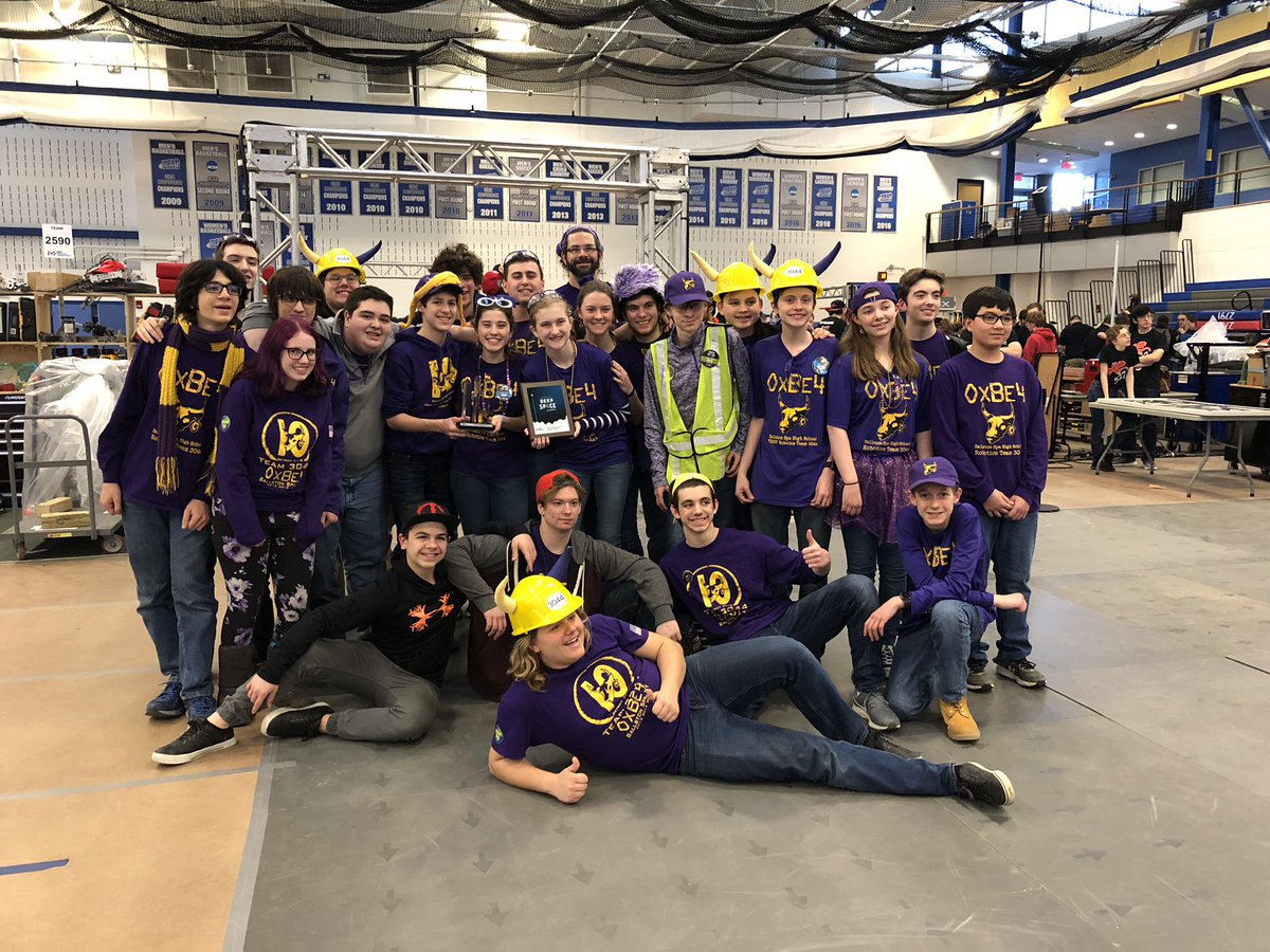 OxBe4's tweet photo. We are the proud recipients of the Engineering Inspiration award at the Central NY Regional. Couldn’t be happier for this team. They truly inspire others with what they put their minds towards. #omgrobots @SUNYPolyInst @NYTVFRC @BSCSD @BSNB https://t.co/Qq56MPD0Lw