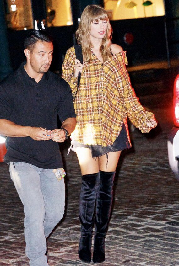 Taylor Swift Polls tweet media