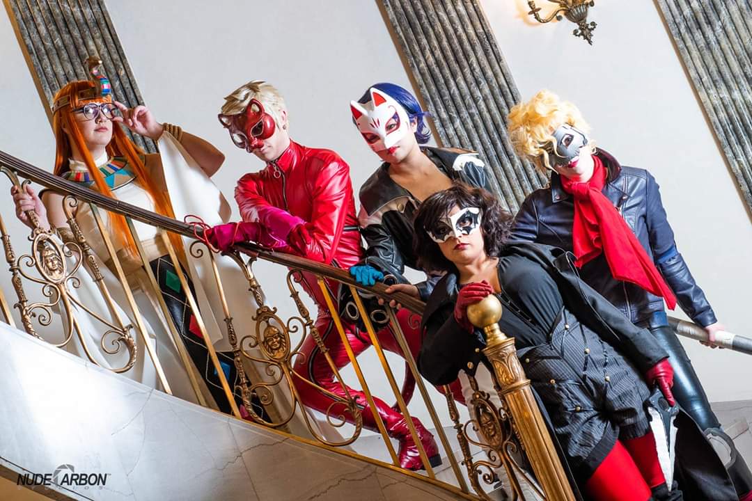 TappyToeClaws's tweet photo. Here are pictures from our Genderbent (plus Futaba) Persona 5 group from #amke2019 It's fun being a dirty greaser skull ☠️
@Valkyrie_Skye_ - Futaba
@thepixelmagus - Panther
@CosplayerUna - Fox
@nykil_exe - Joker
📸 - @NudeCarbon https://t.co/lnEQcwEMwg