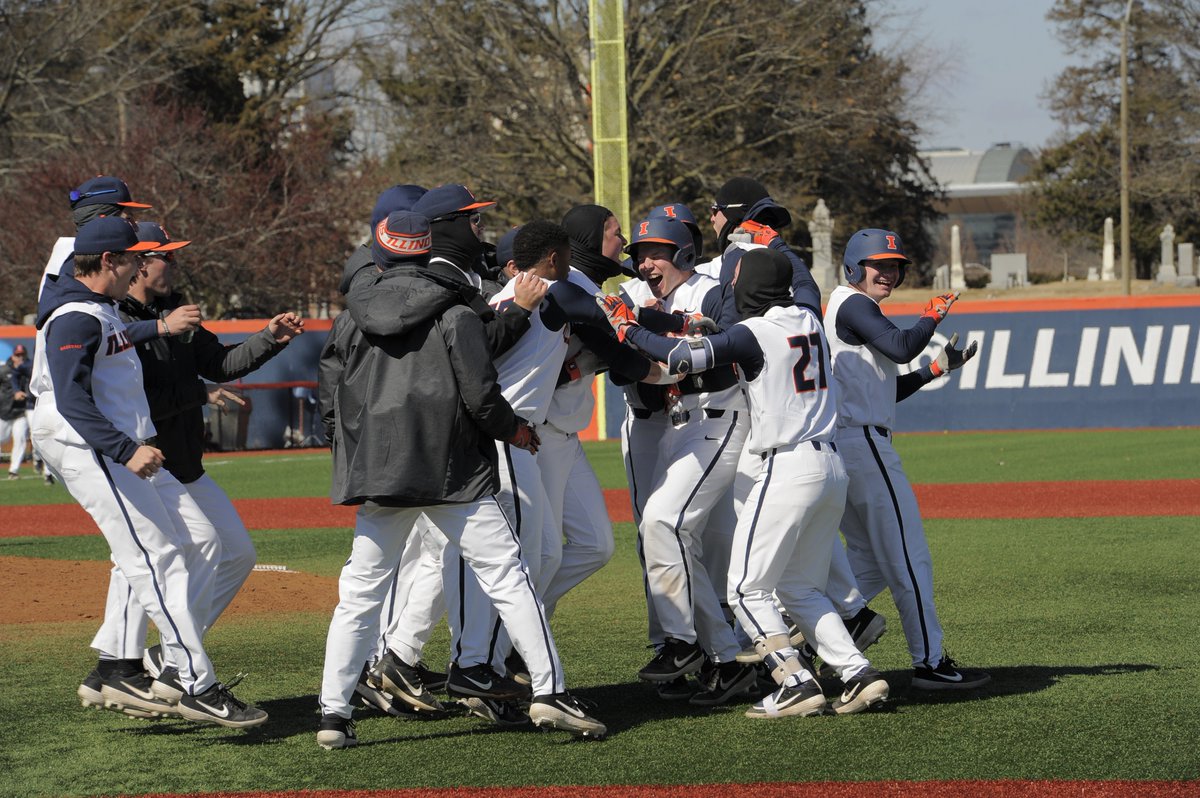IlliniBaseball's tweet photo. 12-3 in 2019.

Tied with the 2009 team for the best 15-game start in the last 30 seasons. https://t.co/IWl5ASFUQ1