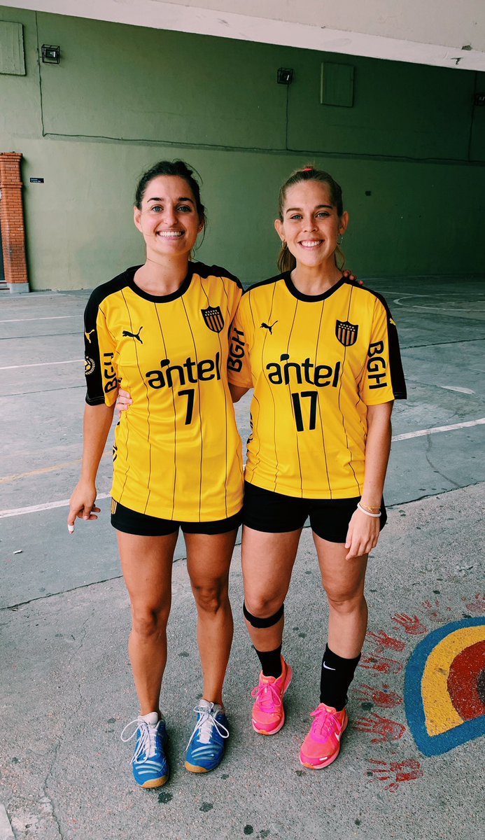 Empezó lo lindo! 🖤💛 Volver a jugar y a dejarlo siempre todo por estos colores. <a href="/CAP_Handball/">PEÑAROL Handball</a> <a href="/OficialCAP/">PEÑAROL</a>