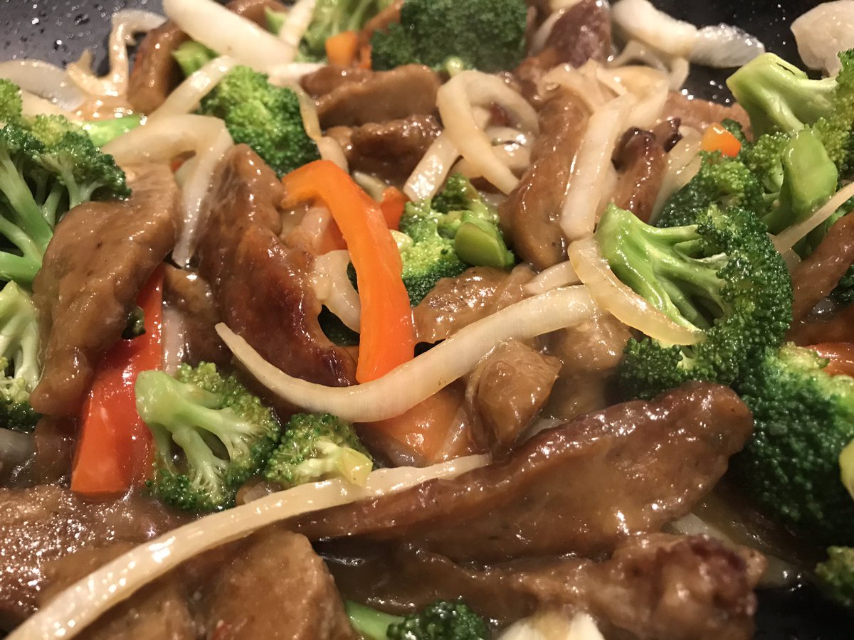 Vegan “beef” and broccoli 