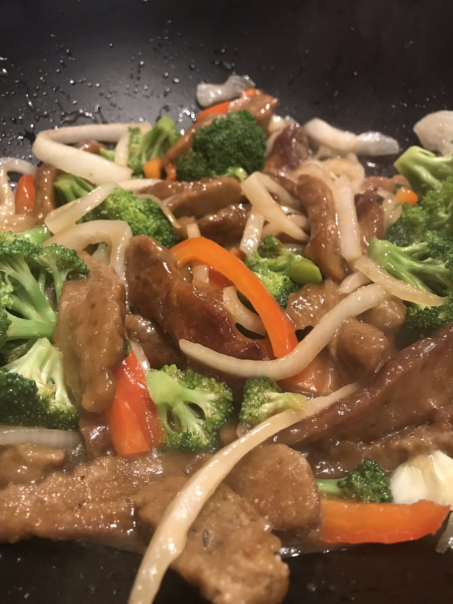 Vegan “beef” and broccoli 