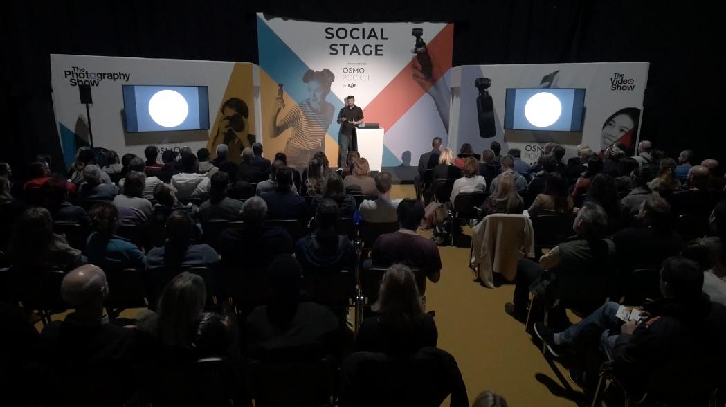 Packed room for my first talk at this years <a href="/ukphotoshow/">The Photography & Video Show</a> 2019. Thank you to everyone who came to listen to me speak and took the time to chat with me at the end.

And thank you to <a href="/james_d_films/">James Douglas</a> for the BTS image.

#ukphotoshow #pixapro